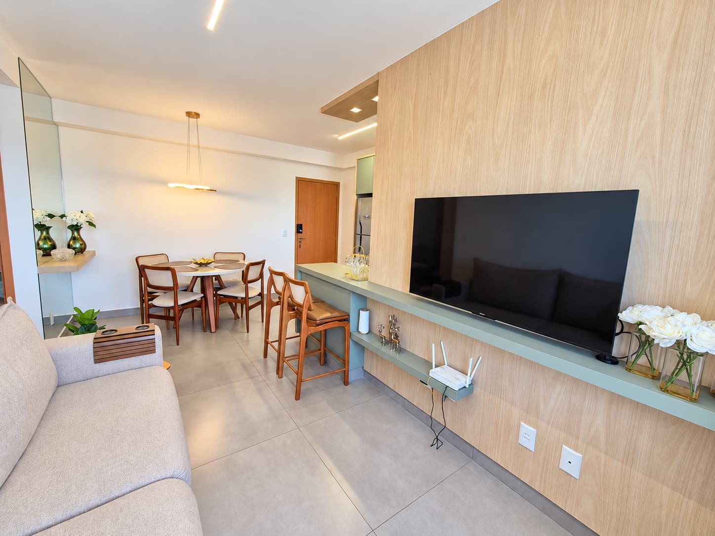 Apartamento decorado e mobiliado com 1 suíte à venda no Setor Central