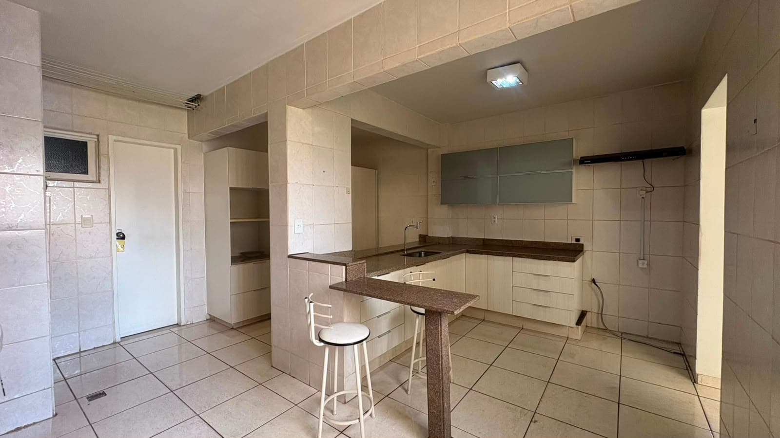 Apartamento à venda com 3 quartos, 1 suíte, 3 vagas de garagem, no Setor Marista