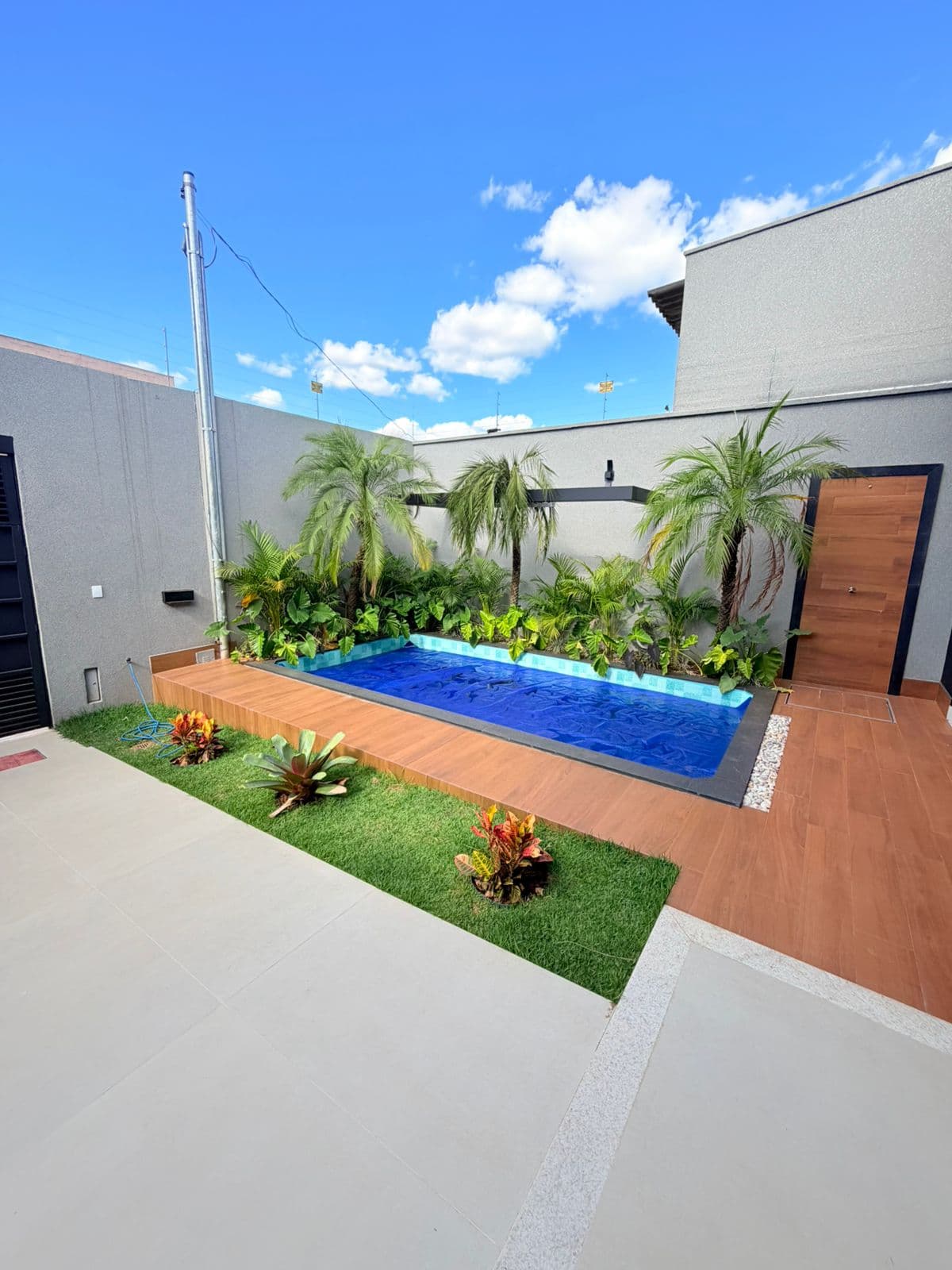 Casa à venda 3 suítes no Setor Goiânia 2