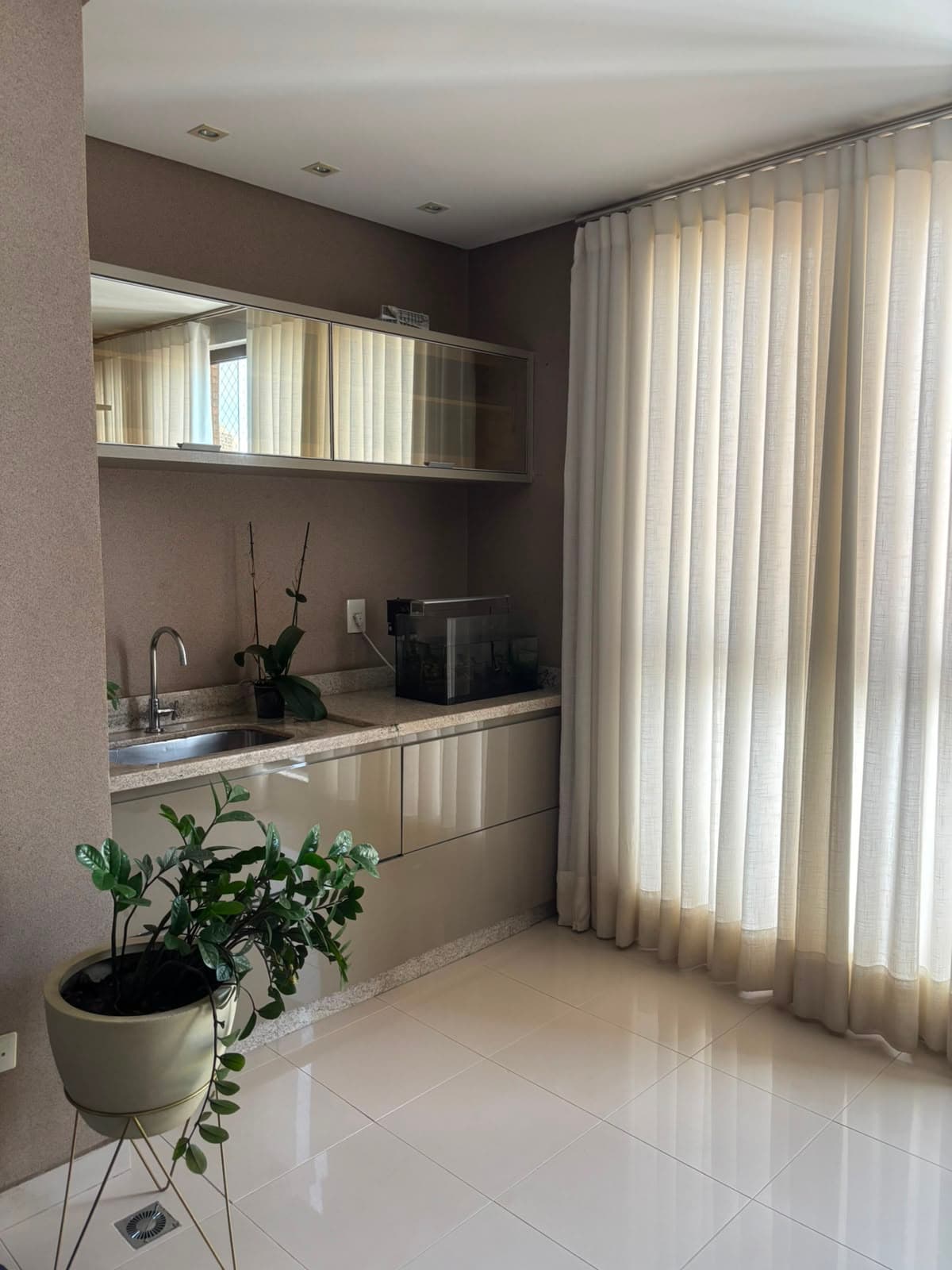Apartamento nascente com 3 suítes à venda no Setor Bueno