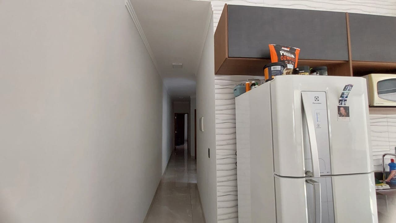 Casa à venda com 3 quartos, sendo 1 suíte e 2 vagas no Jardim Presidente