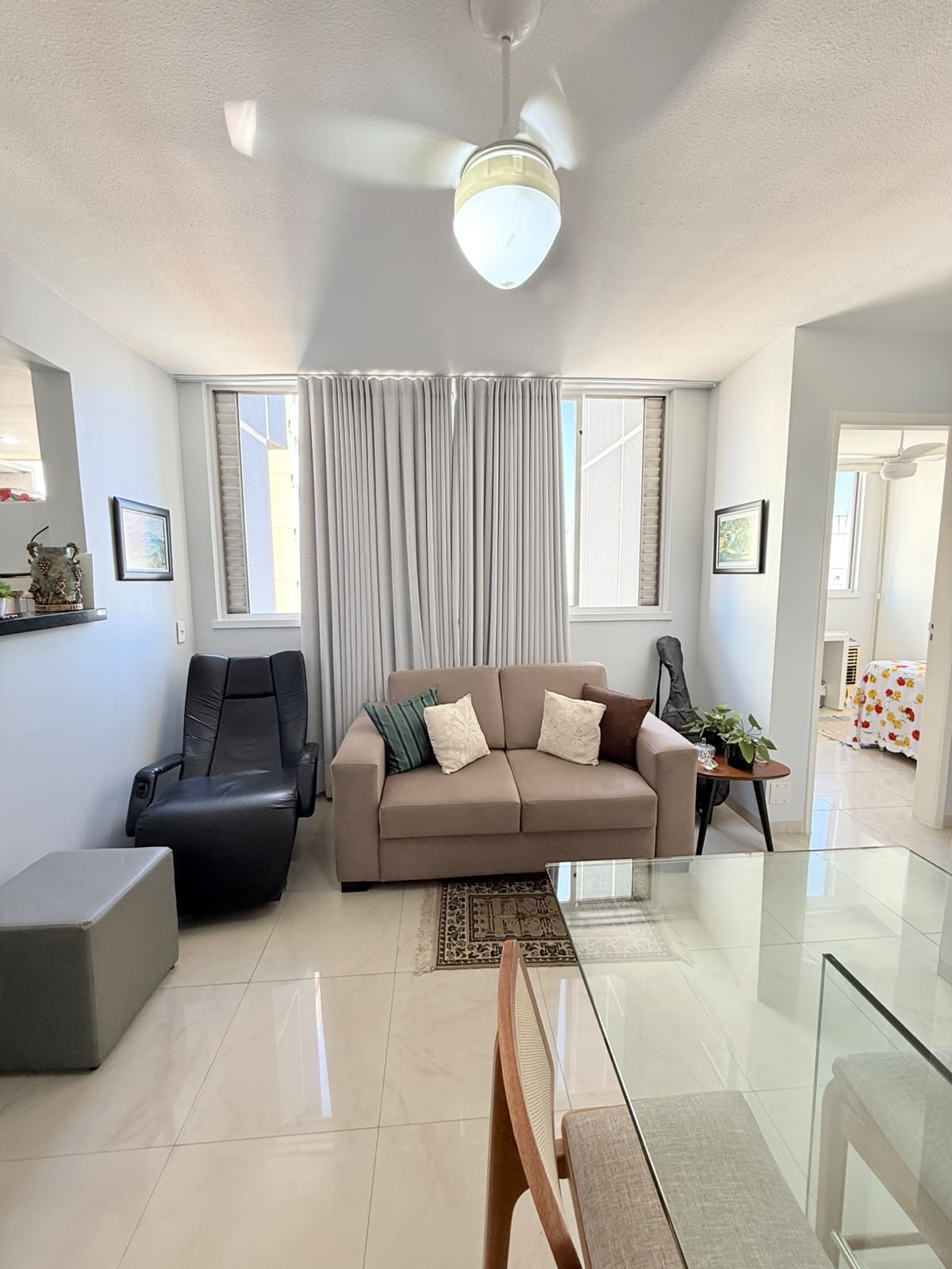 Apartamento à venda 2 quartos semimobiliado no Setor Oeste