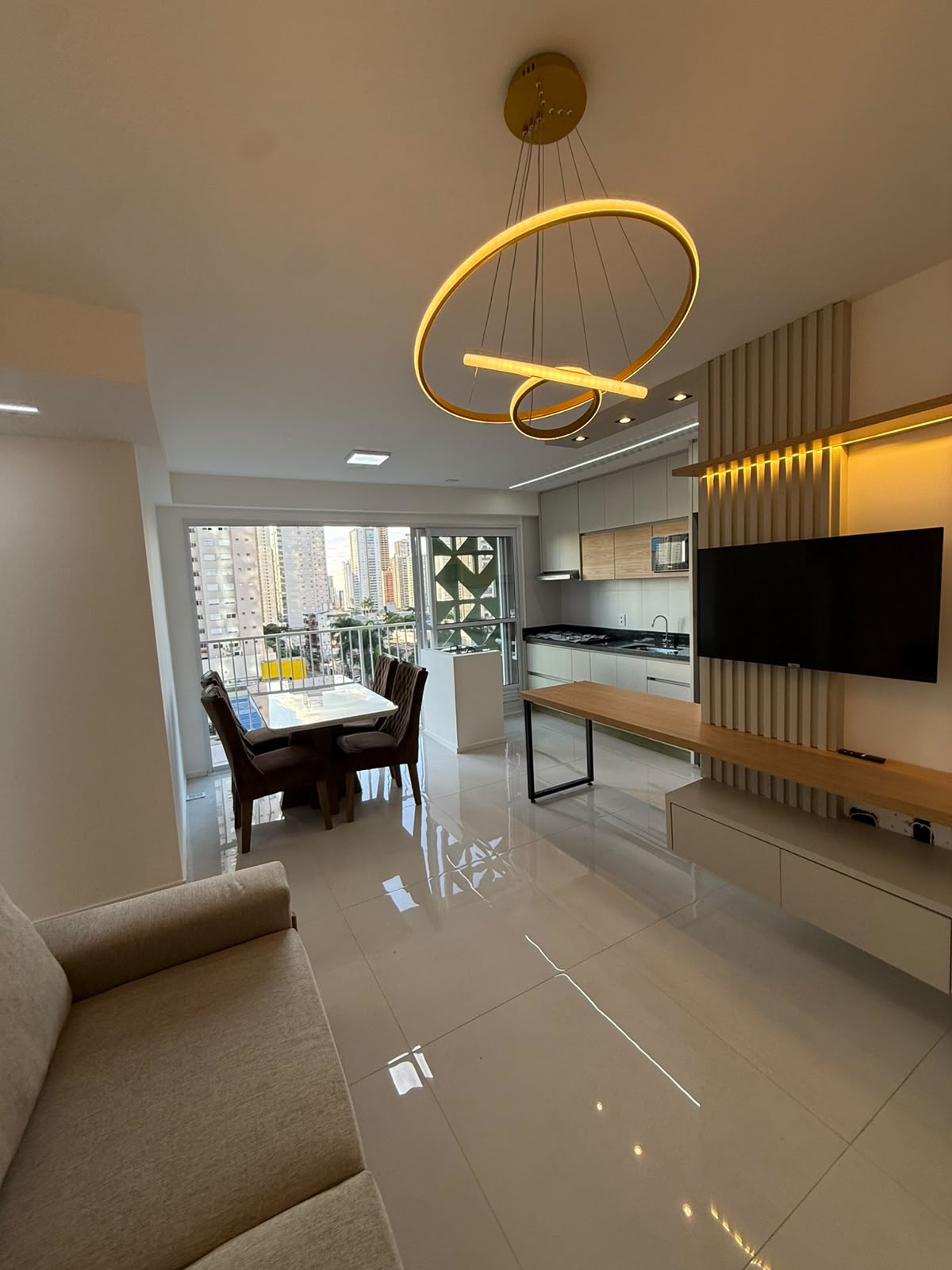 Apartamento mobiliado à venda com 2 quartos no Setor Bueno