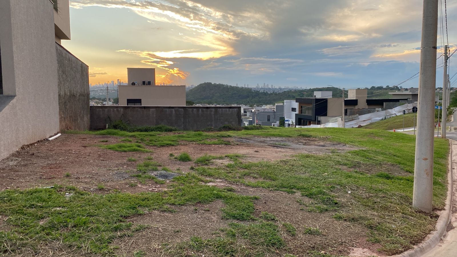 Lote à venda no bairro Jardins Barcelona