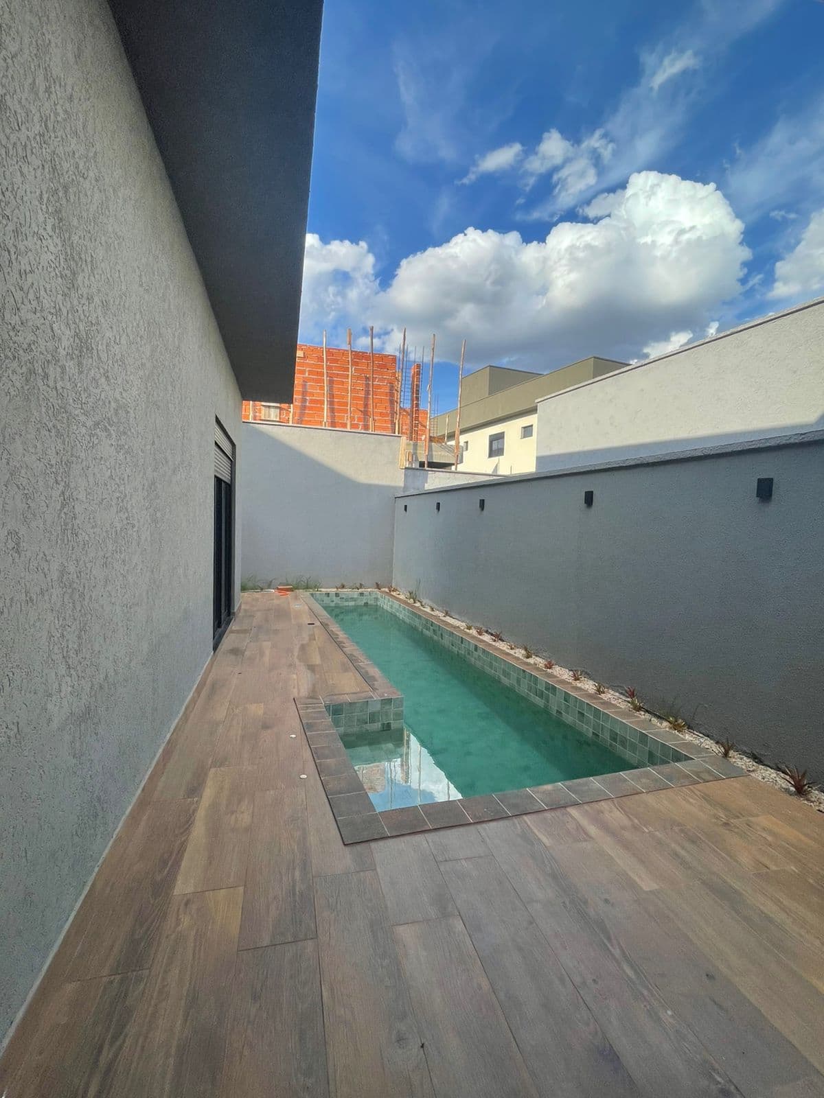 Casa Térrea à venda com 4 suítes no Condomínio Portal Do Sol Garden