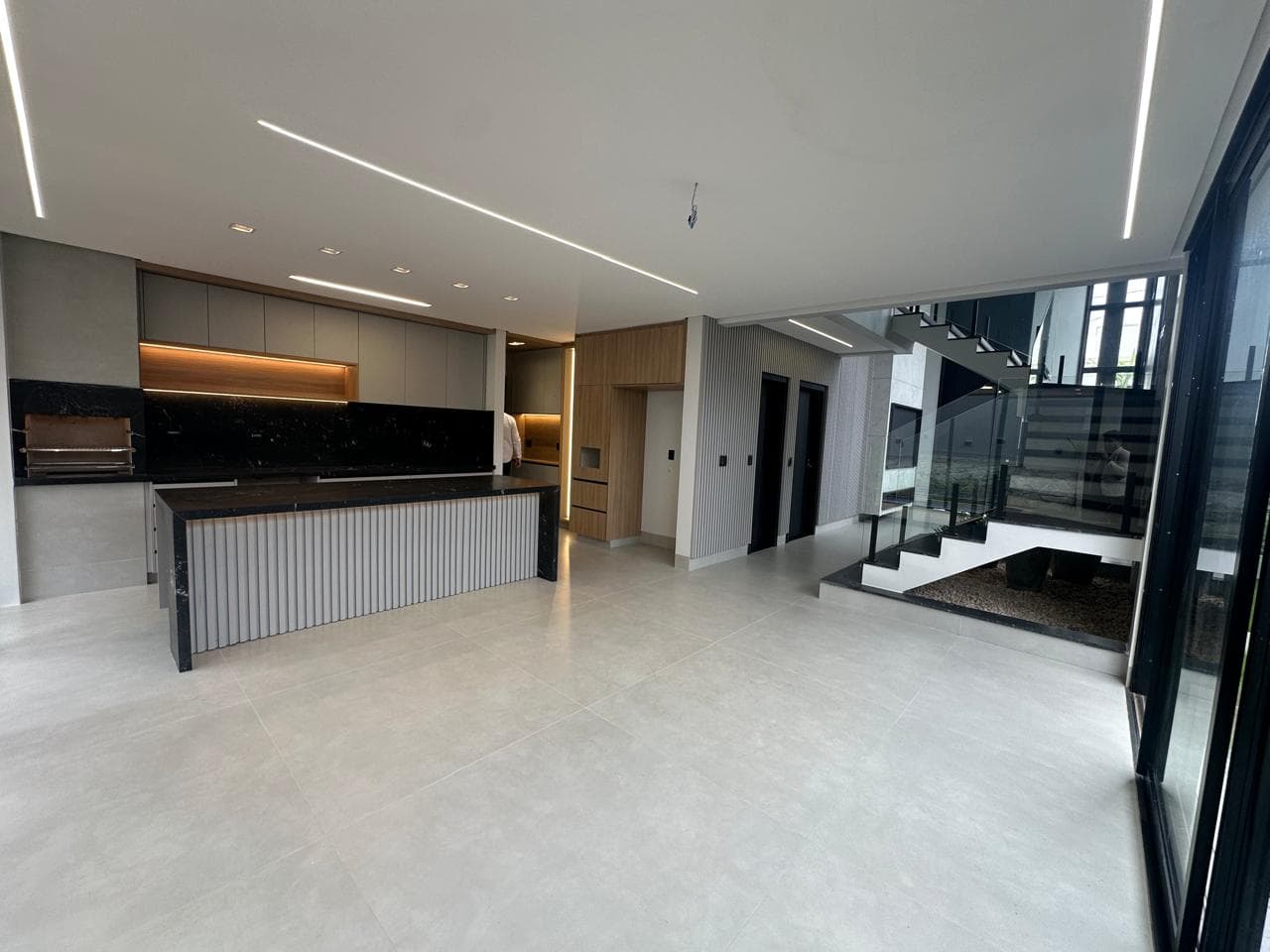 Casa à venda com 4 suítes plenas no Jardins Capri
