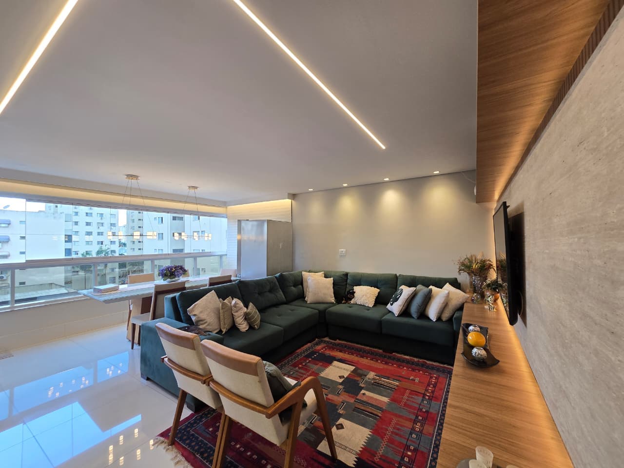Apartamento com 3 suítes à venda próximo ao Shopping Buena Vista, Setor Bueno