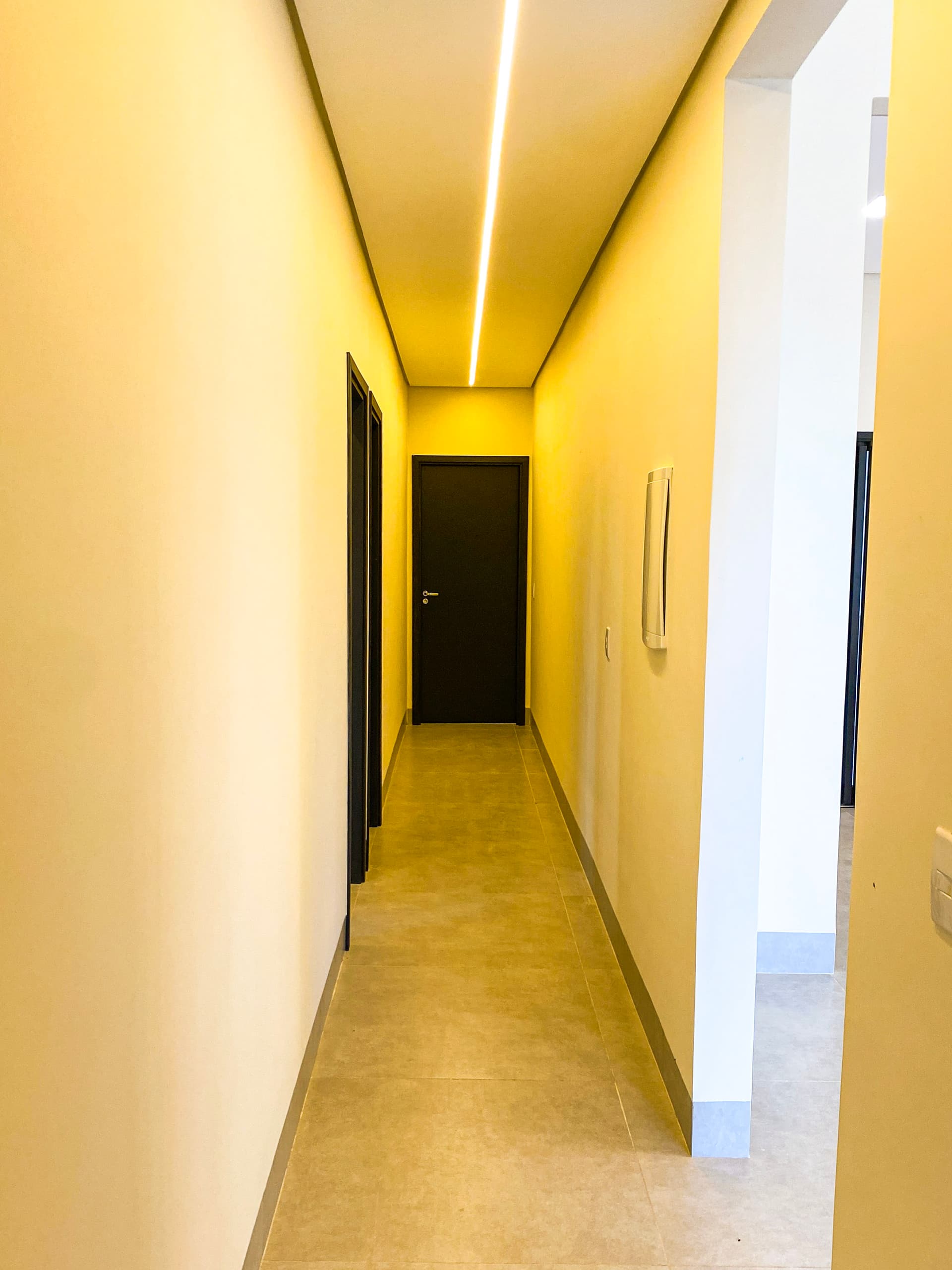 CASA 4 SUÍTES EM SENADOR CANEDO