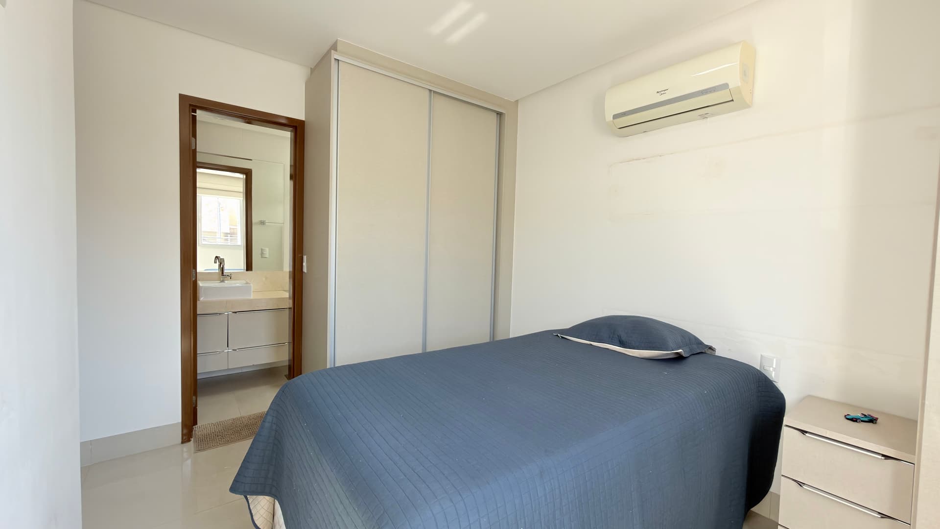Casa à venda com 3 suítes no Residencial Gran Vitória, no Jardim Vitória