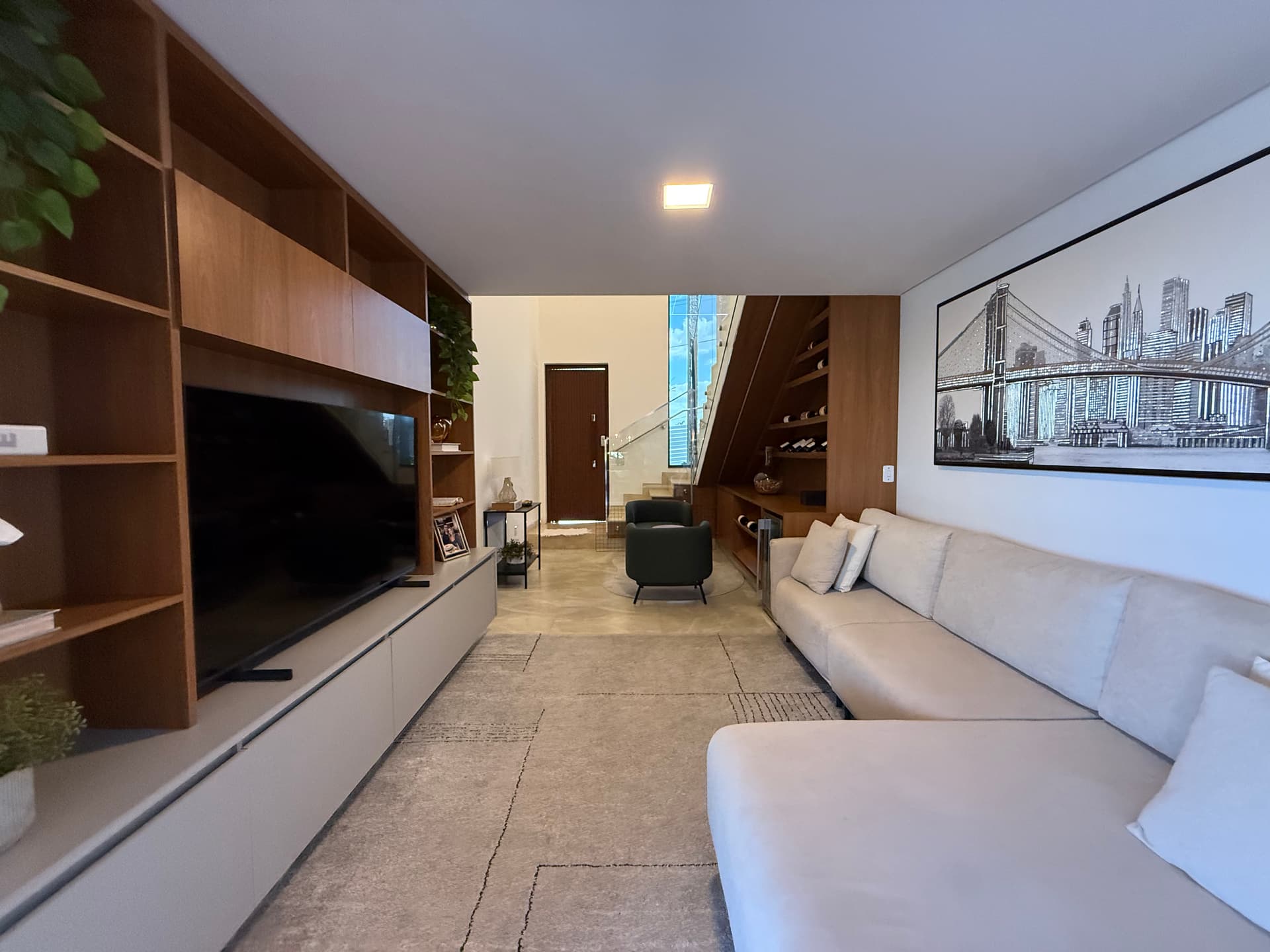 Casa mobiliada de alto padrão com 3 suítes à venda no Jardins Versalhes
