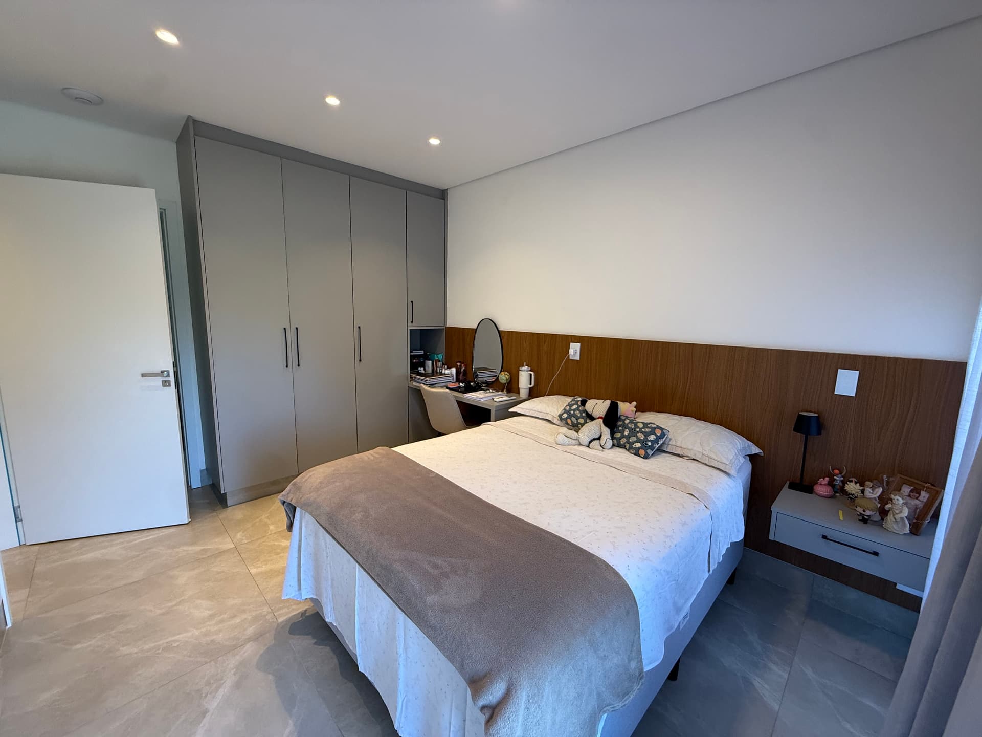 Casa mobiliada de alto padrão com 3 suítes à venda no Jardins Versalhes