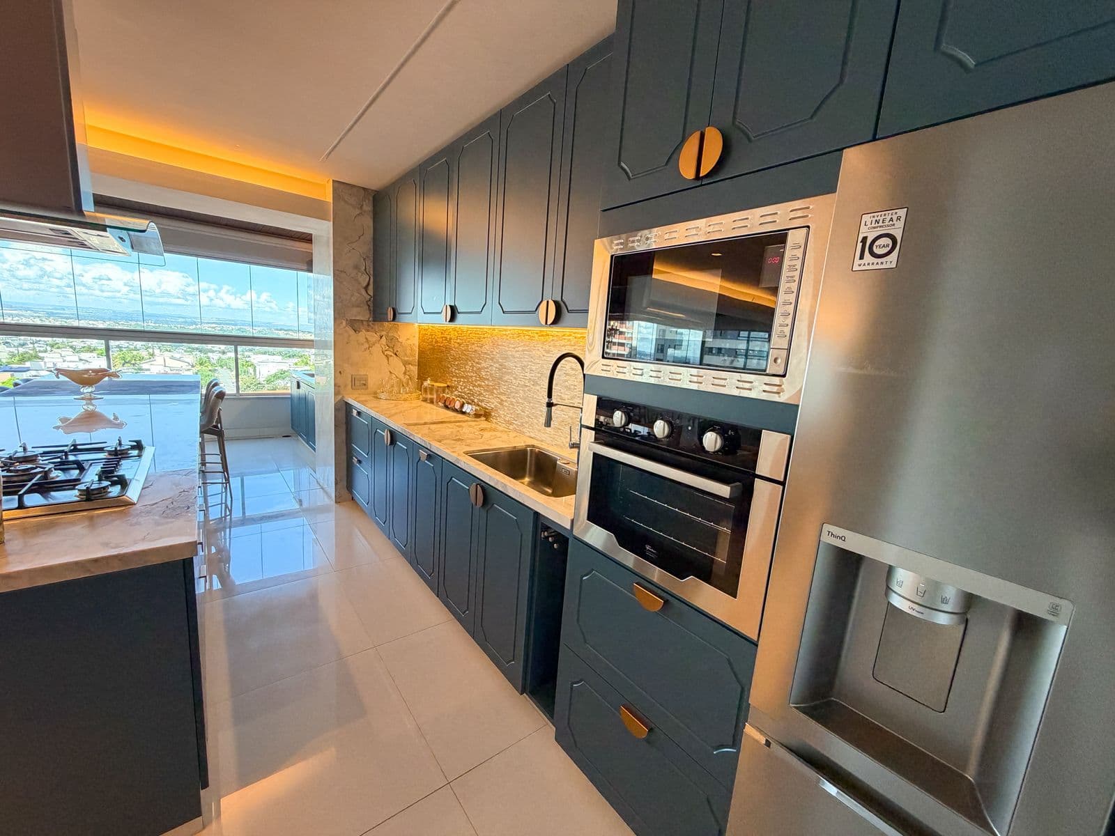 Apartamento Mobiliado de 3 suítes à venda no Park Lozandes