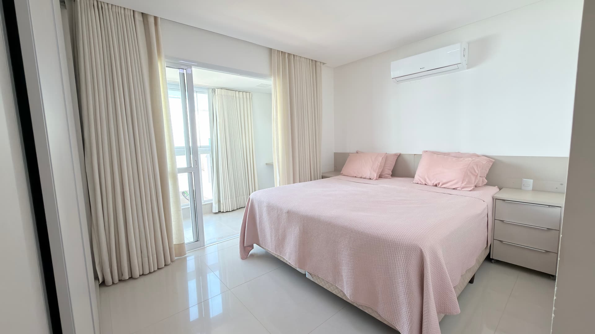 Casa à venda com 3 suítes no Residencial Gran Vitória, no Jardim Vitória