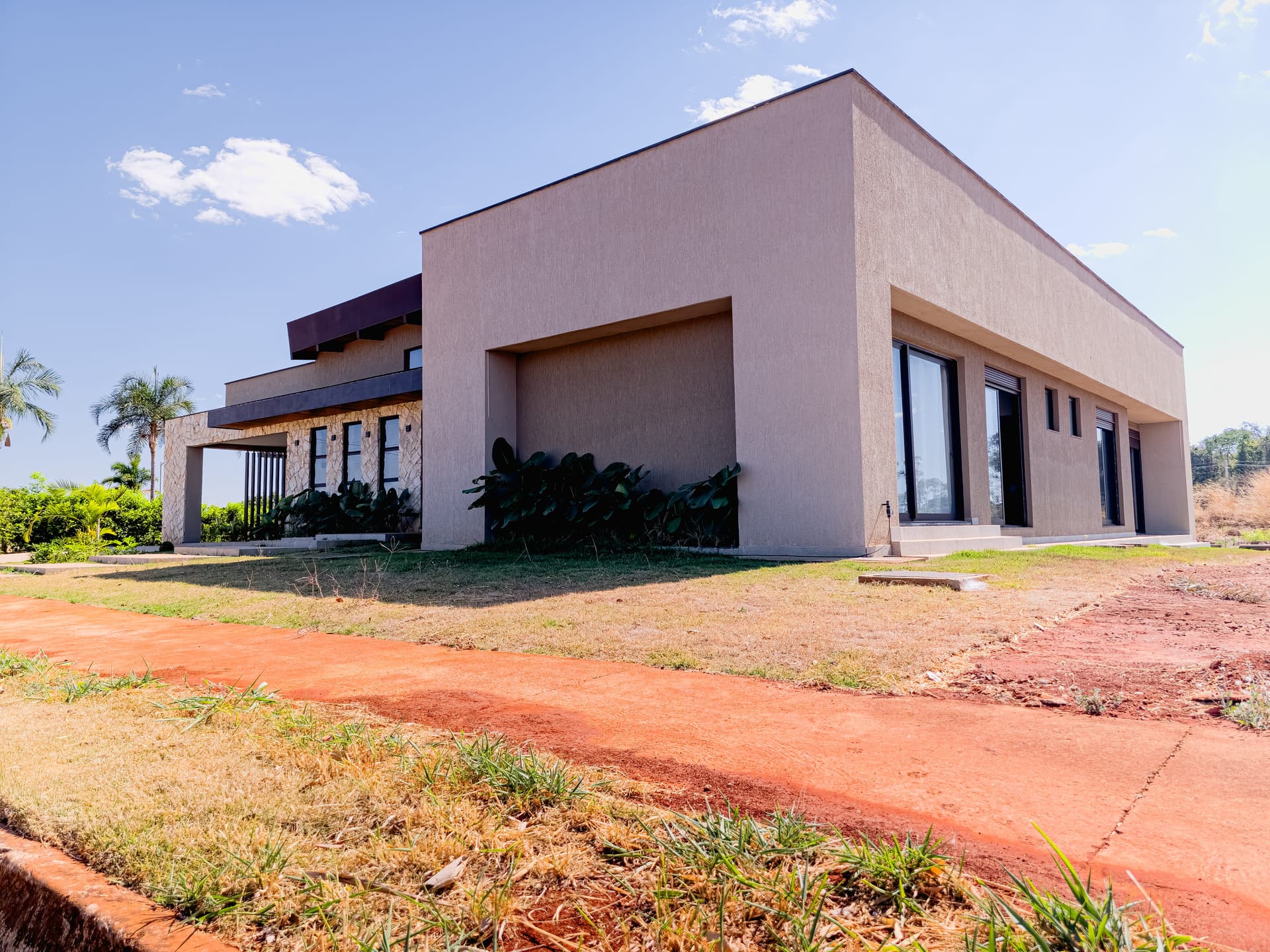 CASA TÉRREA 3 SUÍTES SANTO ANTÔNIO DE GOIÁS