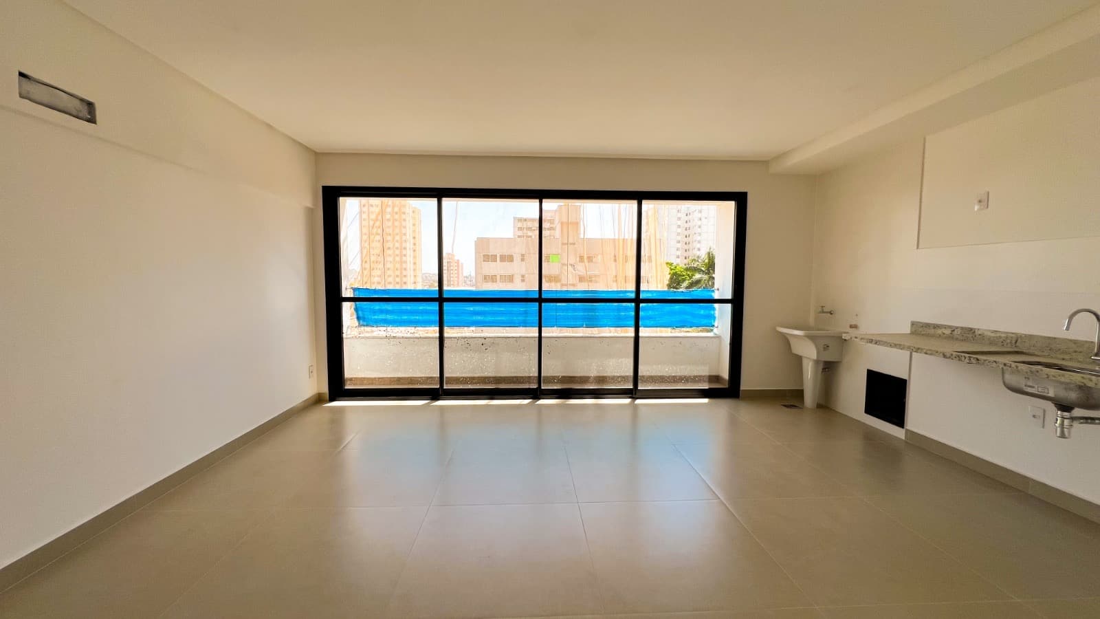 Apartamento de 67m² com 1 suíte à venda no Setor Aeroporto