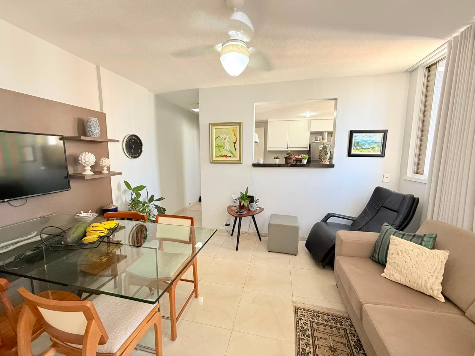 Apartamento à venda 2 quartos semimobiliado no Setor Oeste