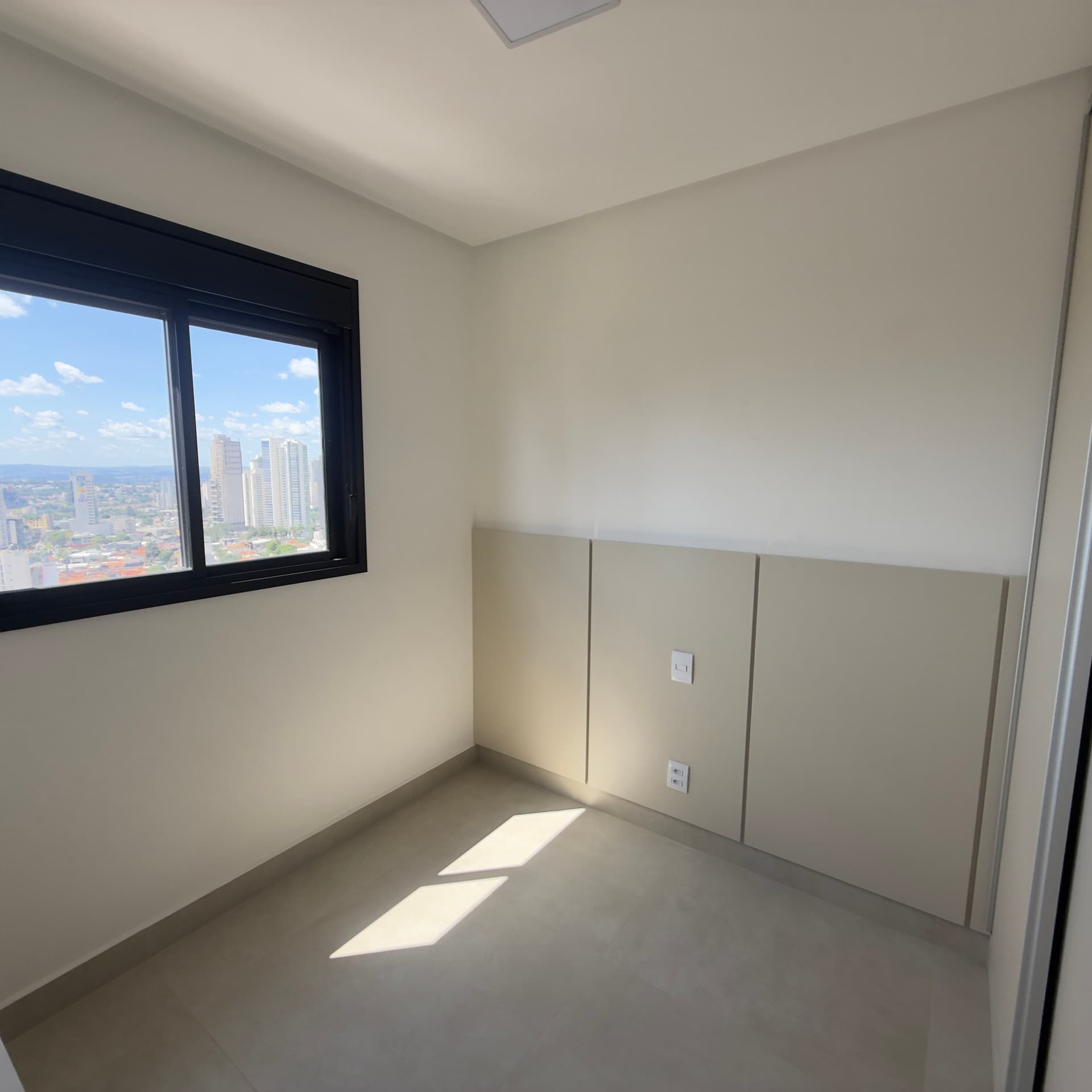GOLDEN PARK 303