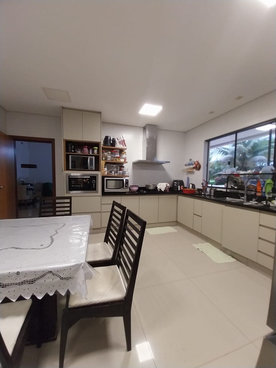 Casa à venda 6 Suítes em Hidrolândia