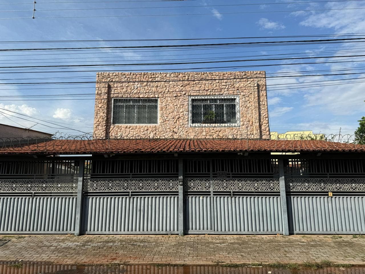 Sobrado Comercial ou Residencial - Setor Coimbra