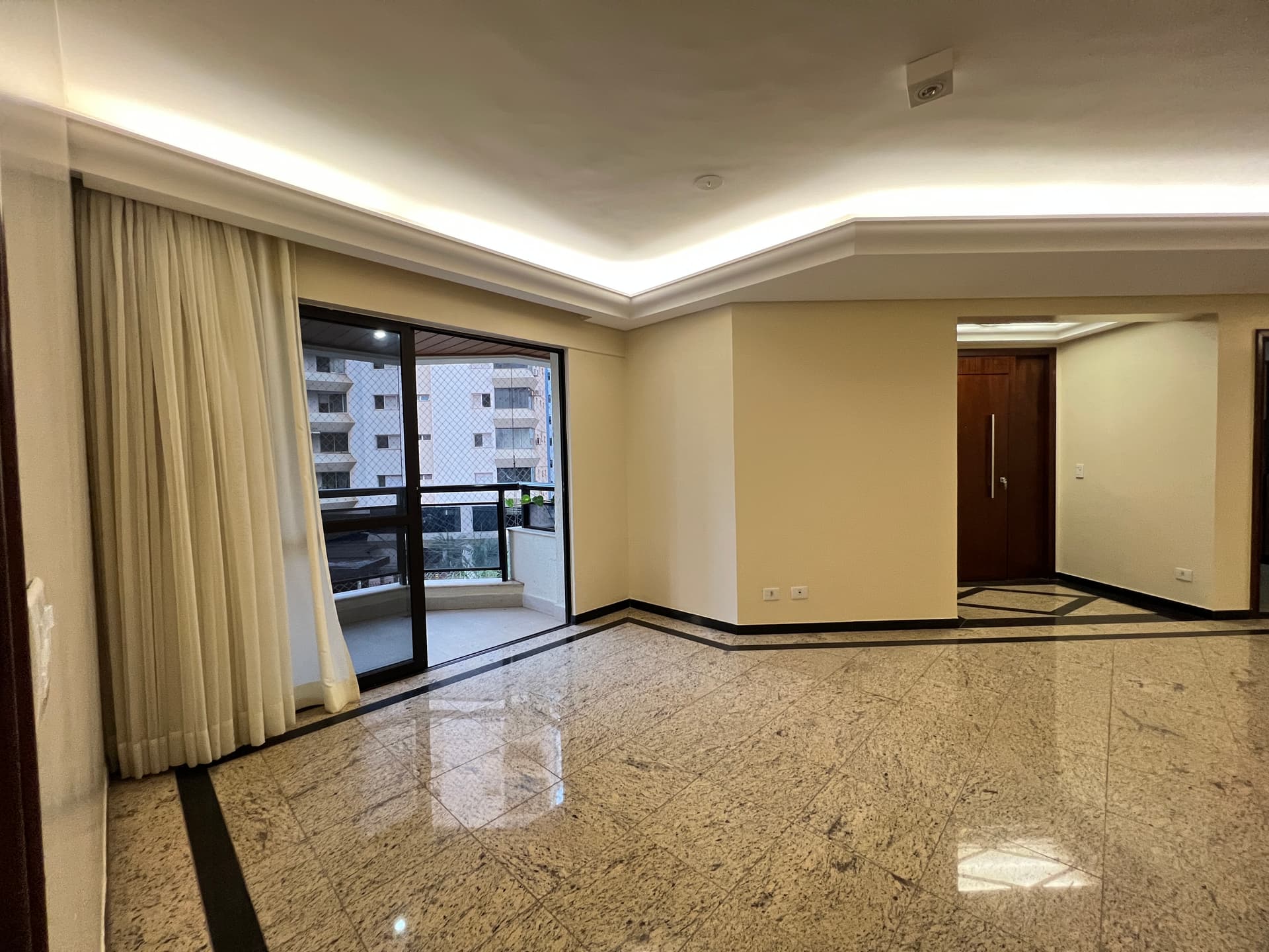 APARTAMENTO 4 SUÍTES SETOR BUENO