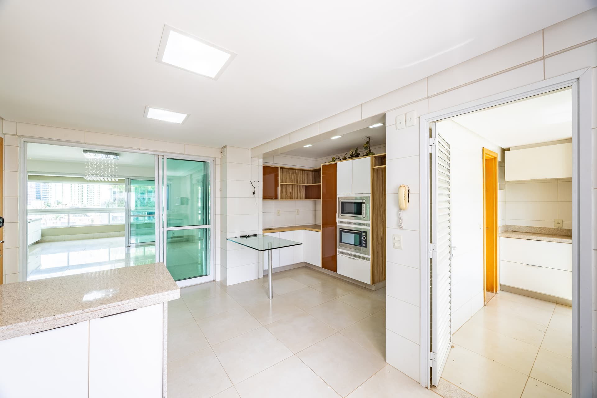 Apartamento de alto padrão com 3 suítes à venda no Setor Marista