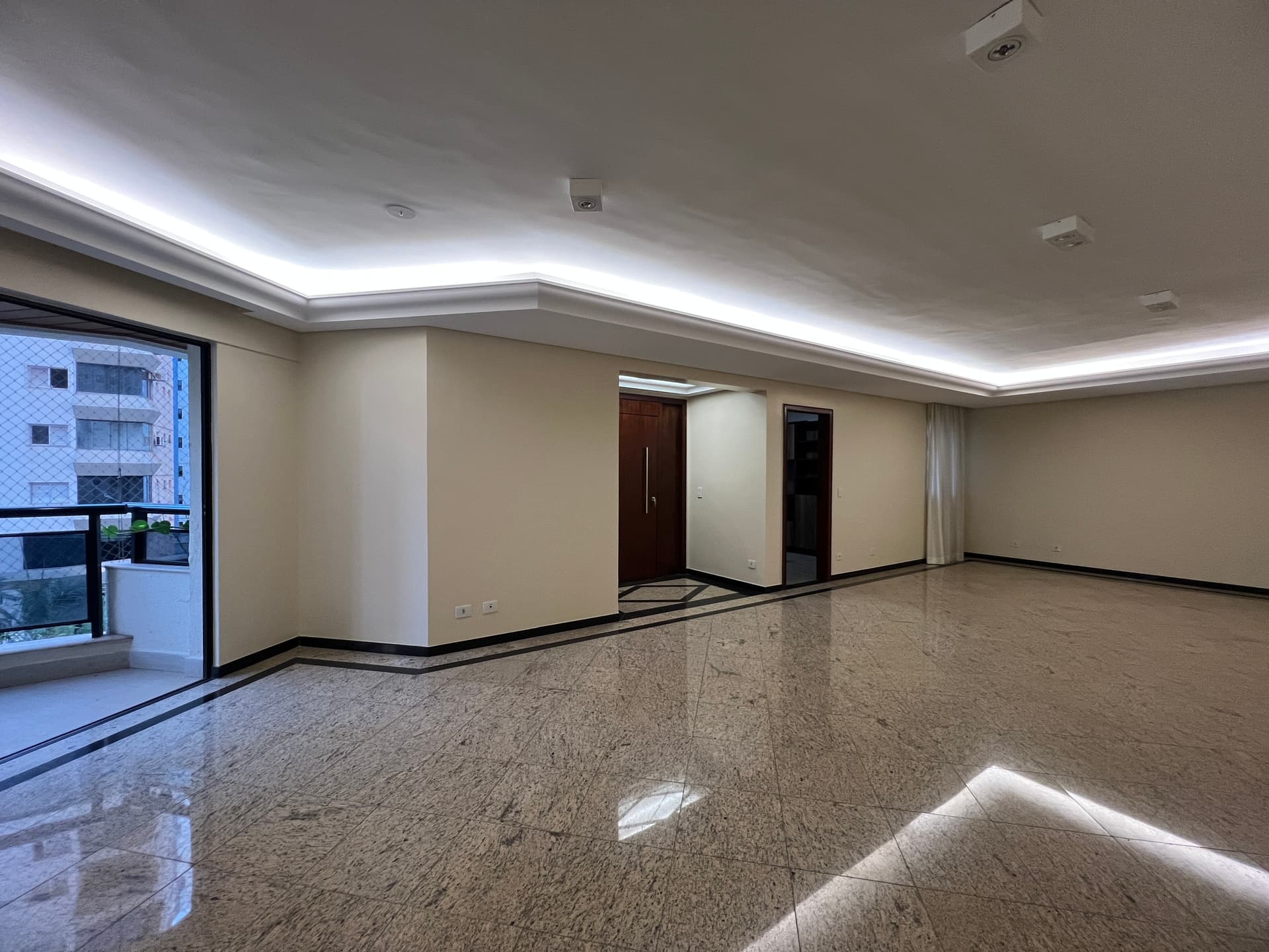 APARTAMENTO 4 SUÍTES SETOR BUENO